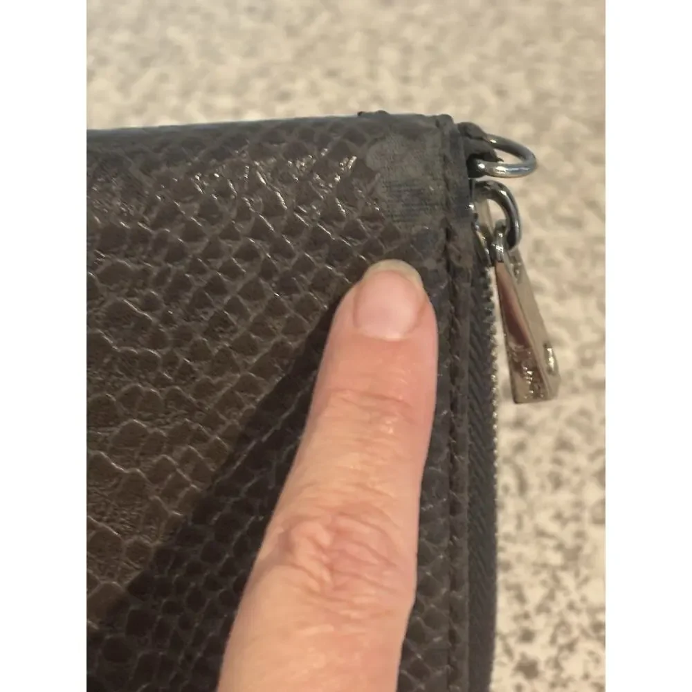 Jewell Thirty-One Gray Faux Snake Wristlet Wallet Clutch